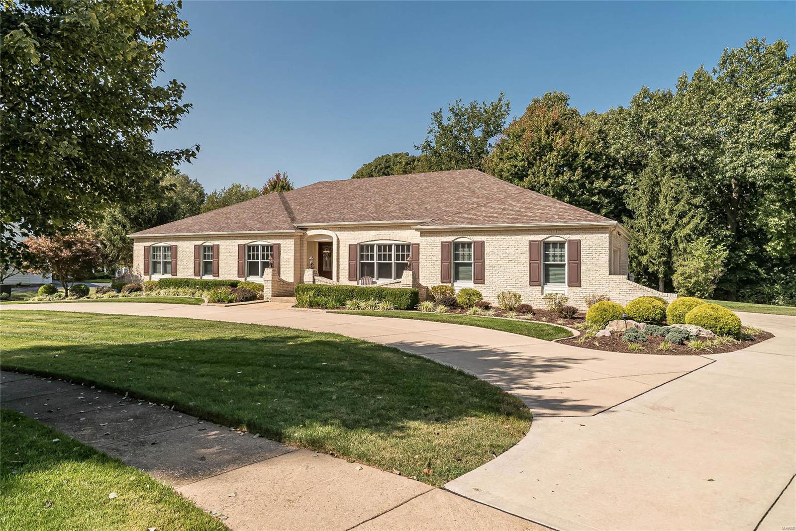 2039 Wilson Ridge Lane Chesterfield, MO 63005 - Photo 2 of 47 Gallery Image 2