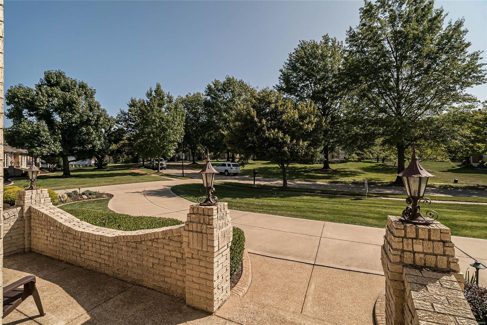 2039 Wilson Ridge Lane Chesterfield, MO 63005 - Photo 4 of 47 Gallery Image 4
