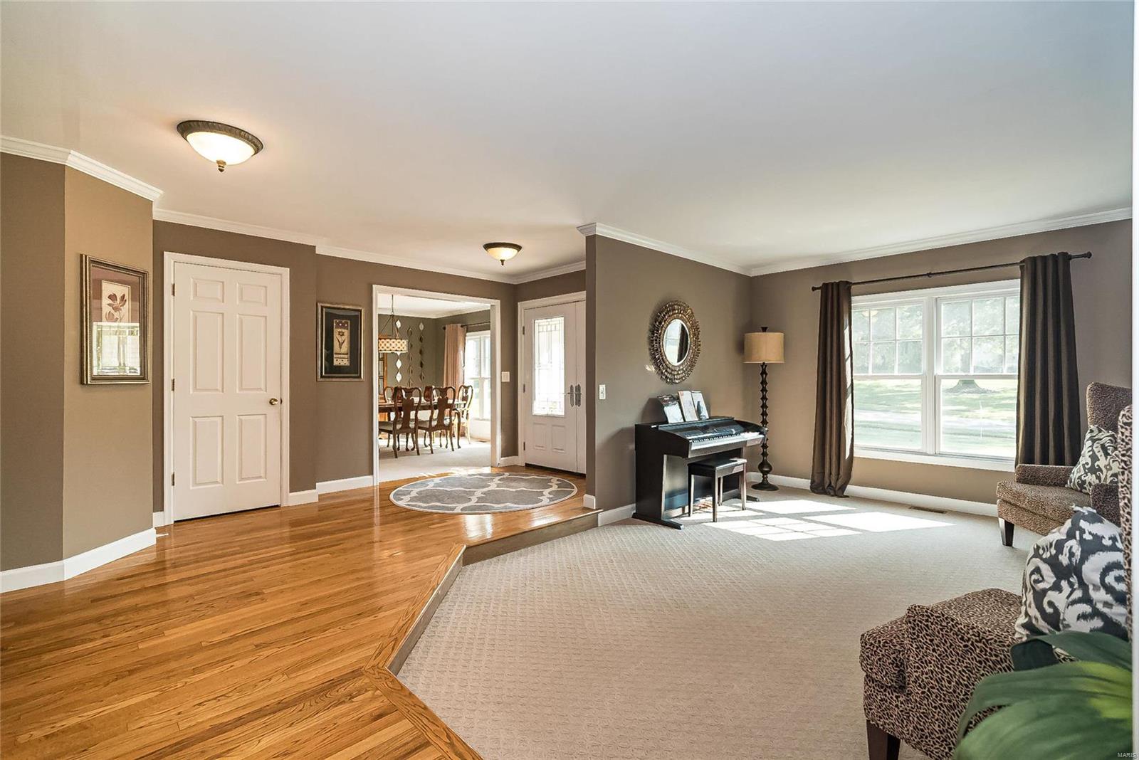 2039 Wilson Ridge Lane Chesterfield, MO 63005 - Photo 9 of 47 Gallery Image 9