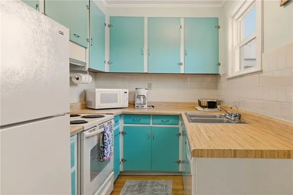 $10,000 | 8 Carey Street, Newport, RI 02840