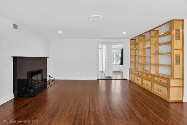 $449,900 | 132 Harvey Avenue, Wood Dale, IL 60191