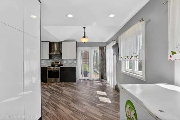 $449,900 | 132 Harvey Avenue, Wood Dale, IL 60191