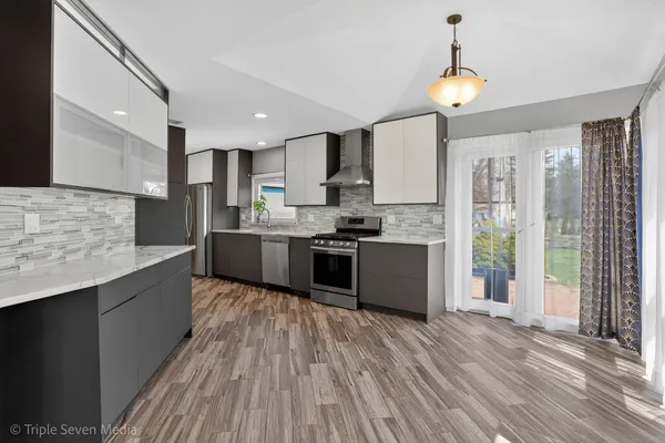 $449,900 | 132 Harvey Avenue, Wood Dale, IL 60191