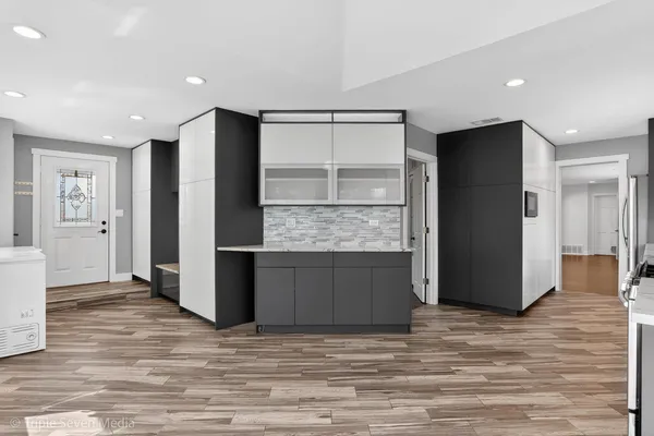 $449,900 | 132 Harvey Avenue, Wood Dale, IL 60191