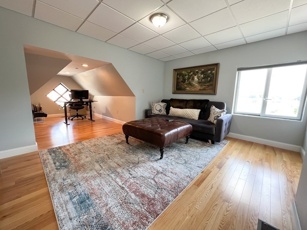 139 R Linden Street, Unit 2 Wellesley, MA 02482 - Photo 11 of 12