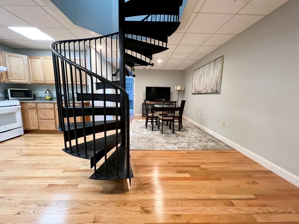 139 R Linden Street, Unit 2 Wellesley, MA 02482 - Photo 2 of 12