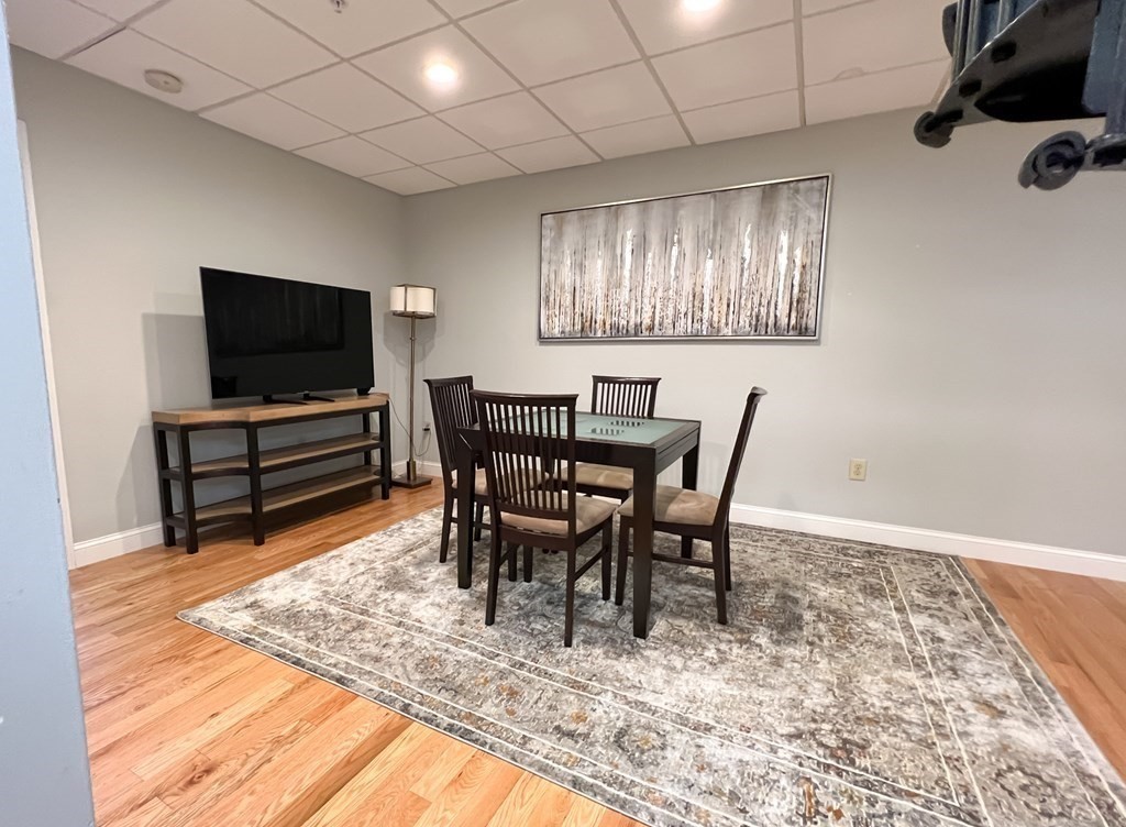 139 R Linden Street, Unit 2 Wellesley, MA 02482 - Photo 5 of 12