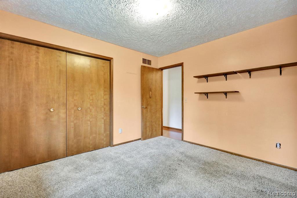 3305 Ridgefield Road Lansing, MI 48906 - Photo 15 of 46 Gallery Image 15