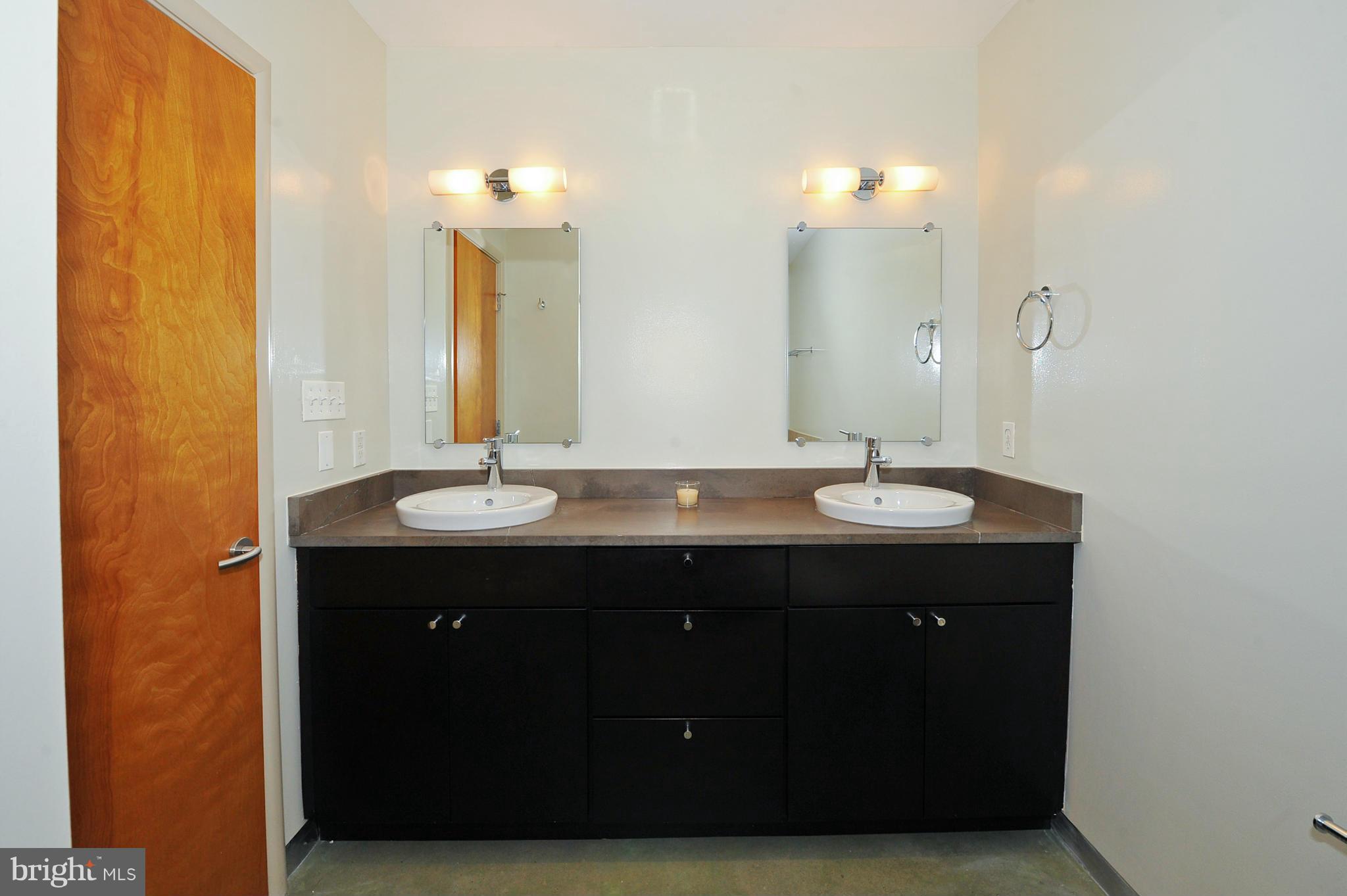 2351 Champlain Street Northwest, Unit C3 Washington, DC 20009 - Photo 17 of 21 Bath (Master)