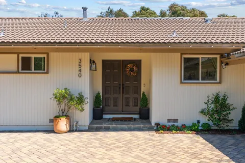 $2,295,000 | 3540 Ridgecrest Drive, Carlsbad, CA 92008
