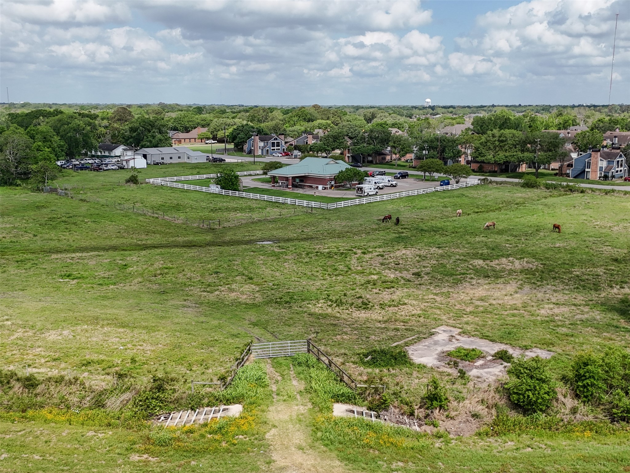 0 Hamman Road Bay City, TX 77414 - Photo 3 of 6 a view of a city