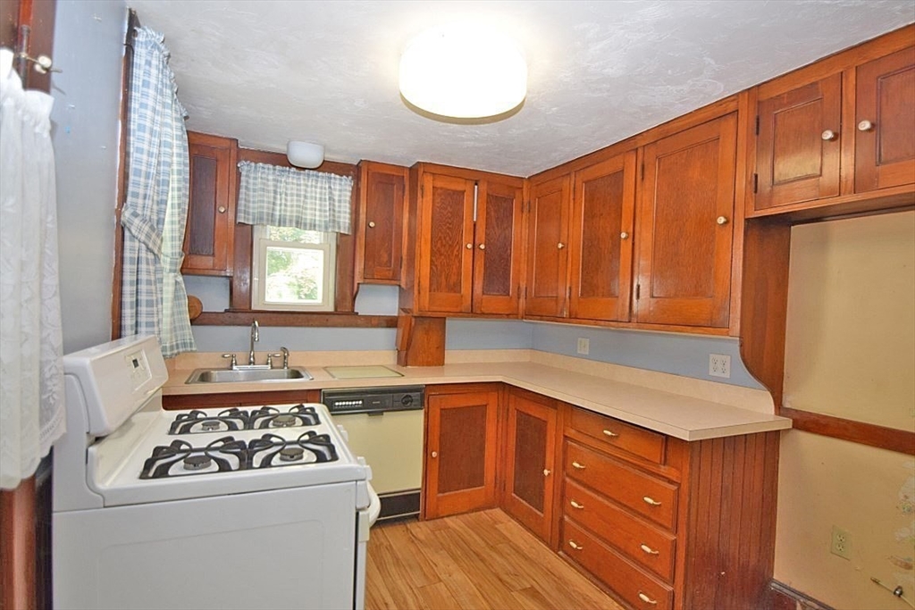 70 Cross Street Randolph, MA 02368 - Photo 17 of 29 Gallery Image 17