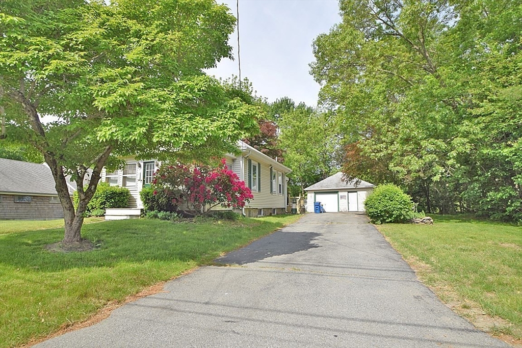 70 Cross Street Randolph, MA 02368 - Photo 3 of 29 Gallery Image 3