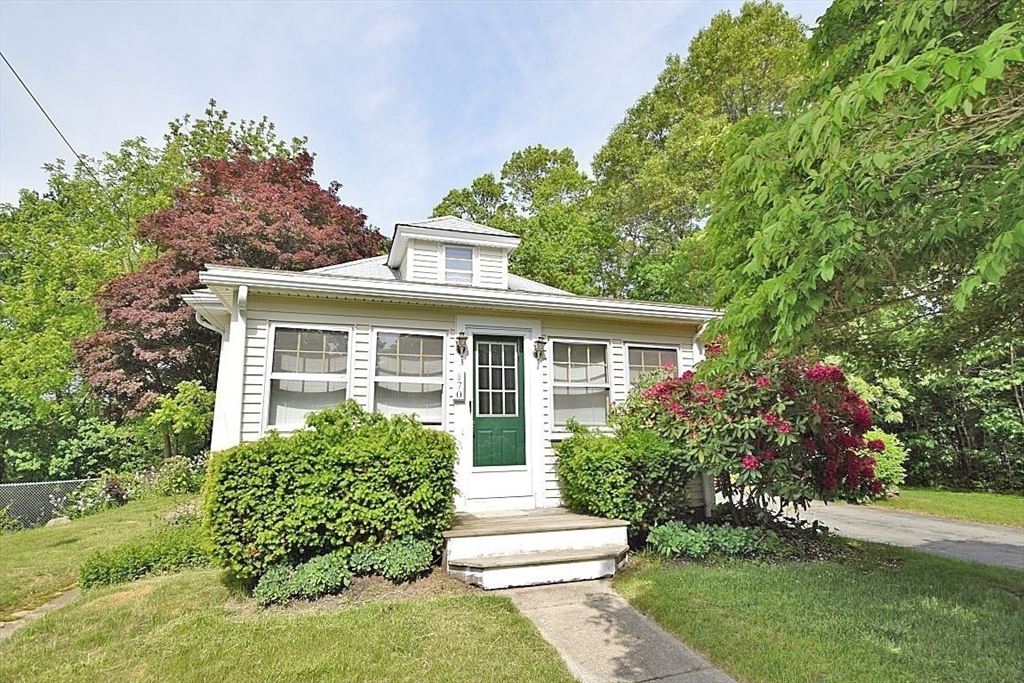 70 Cross Street Randolph, MA 02368 - Photo 8 of 29 Gallery Image 8