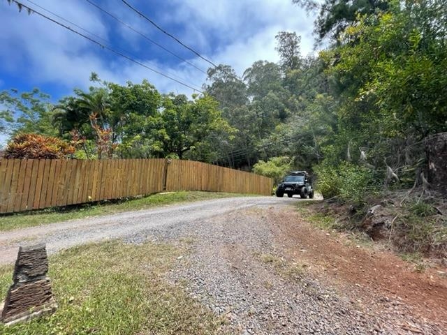 1740 Kokomo Road, Unit B Haiku, HI 96708 - Photo 9 of 29 a backyard of a house