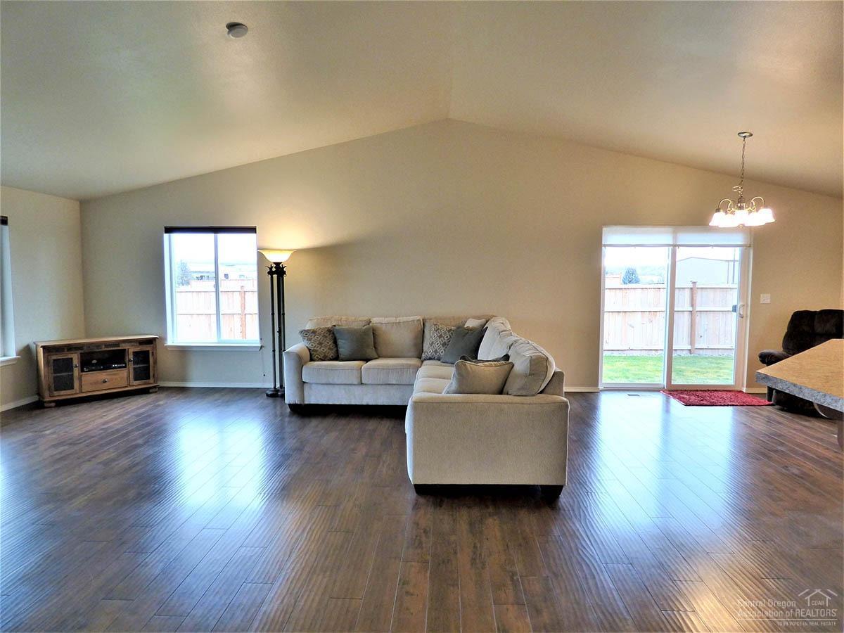 2373 Northeast Colleen Road Prineville, OR 97754 - Photo 9 of 25 Additional Photo
