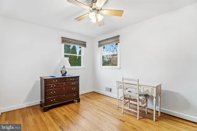 a view of an entryway with livingroom