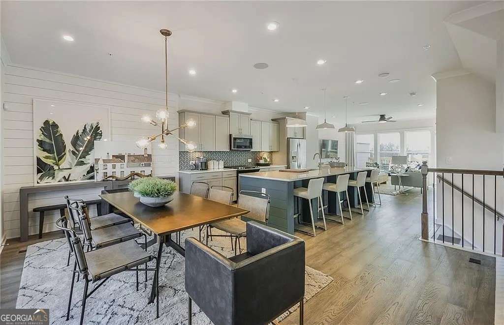 545 Whitlox Road Northwest Atlanta, GA 30309 - Photo 3 of 10