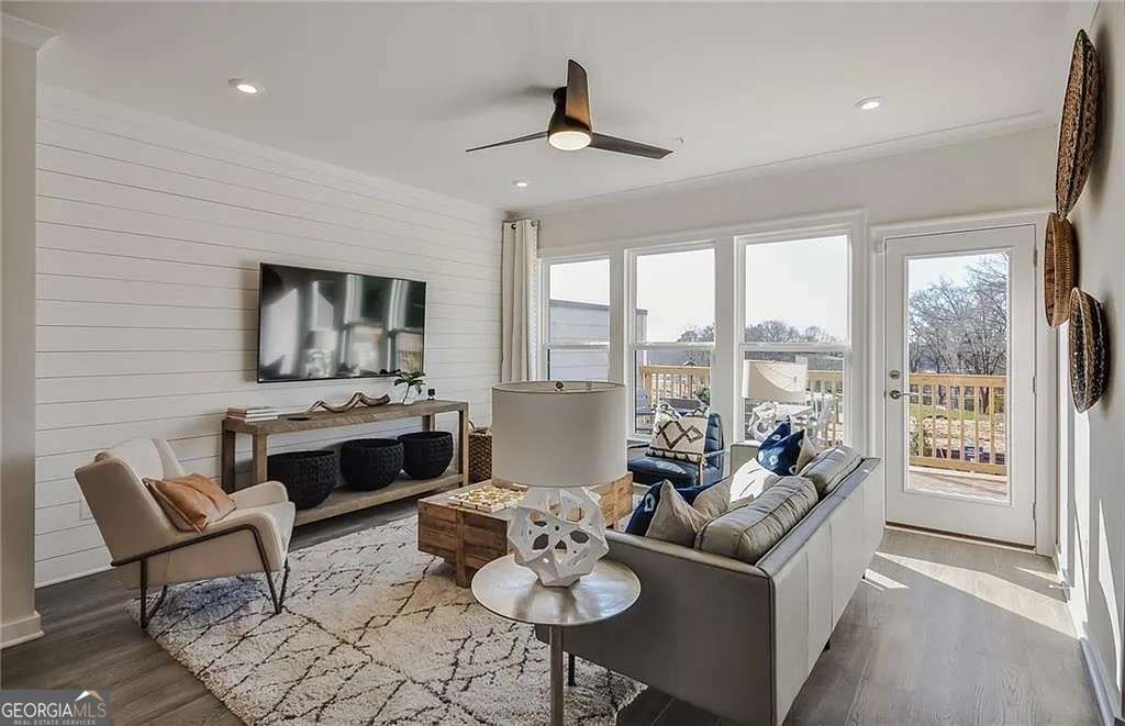 545 Whitlox Road Northwest Atlanta, GA 30309 - Photo 5 of 10