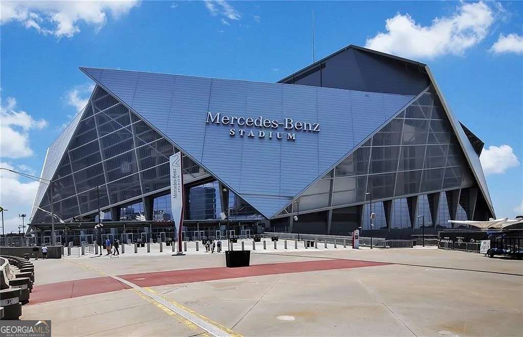 545 Whitlox Road Northwest Atlanta, GA 30309 - Photo 8 of 10