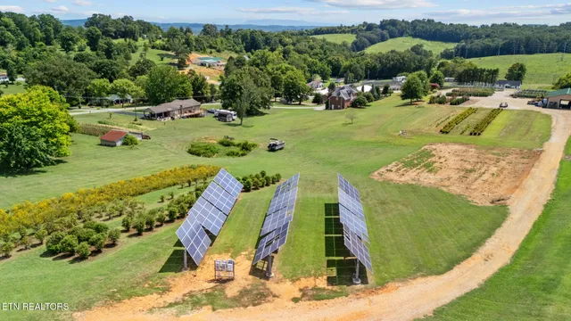 $3,400,000 | 3615 Strong Road, Mascot, TN 37806