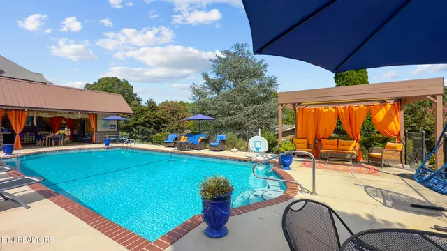 $3,400,000 | 3615 Strong Road, Mascot, TN 37806