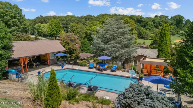 $3,400,000 | 3615 Strong Road, Mascot, TN 37806