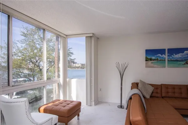 $2,600 | 660 Island Way, Unit 206, Clearwater, FL 33767