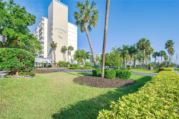 $2,600 | 660 Island Way, Unit 206, Clearwater, FL 33767