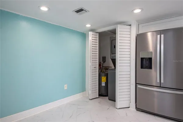 $2,600 | 660 Island Way, Unit 206, Clearwater, FL 33767