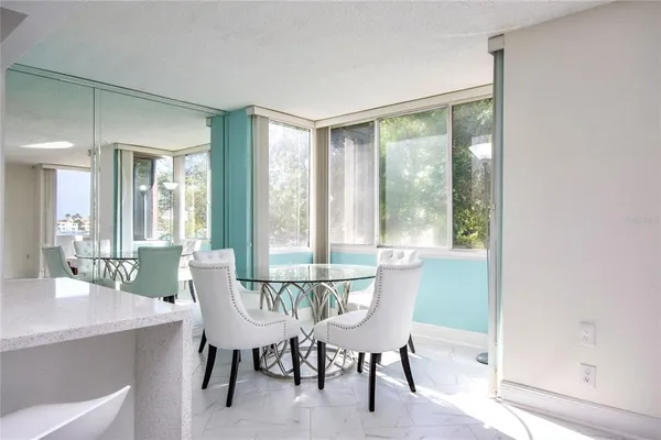 $2,600 | 660 Island Way, Unit 206, Clearwater, FL 33767