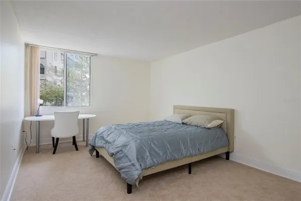 $2,600 | 660 Island Way, Unit 206, Clearwater, FL 33767