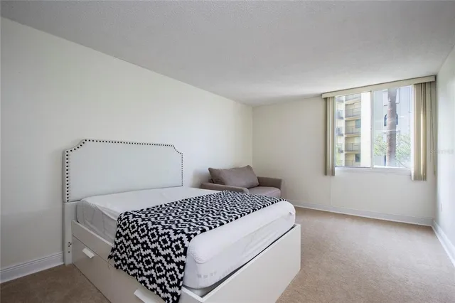 a view of livingroom with furniture