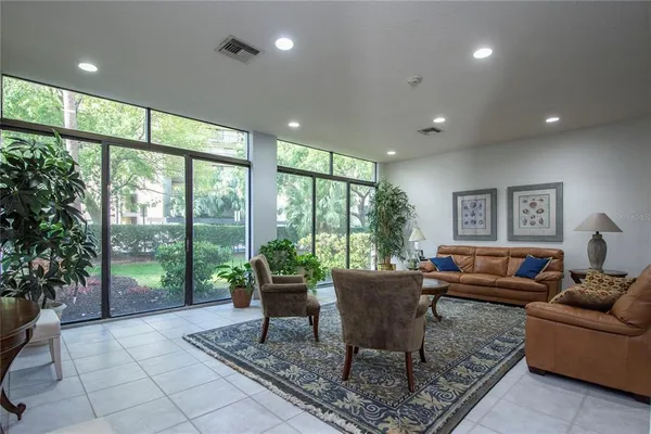 $2,600 | 660 Island Way, Unit 206, Clearwater, FL 33767