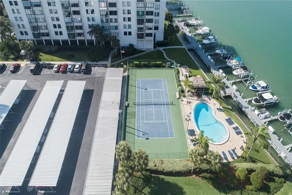 $2,600 | 660 Island Way, Unit 206, Clearwater, FL 33767