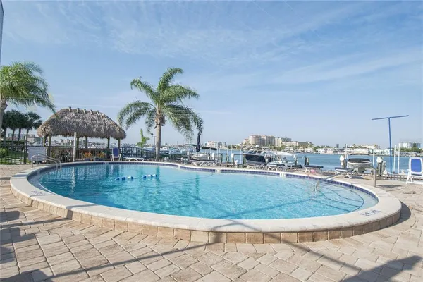 $2,600 | 660 Island Way, Unit 206, Clearwater, FL 33767