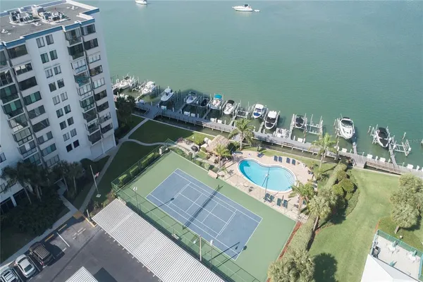 $2,600 | 660 Island Way, Unit 206, Clearwater, FL 33767