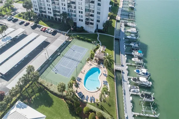 $2,600 | 660 Island Way, Unit 206, Clearwater, FL 33767