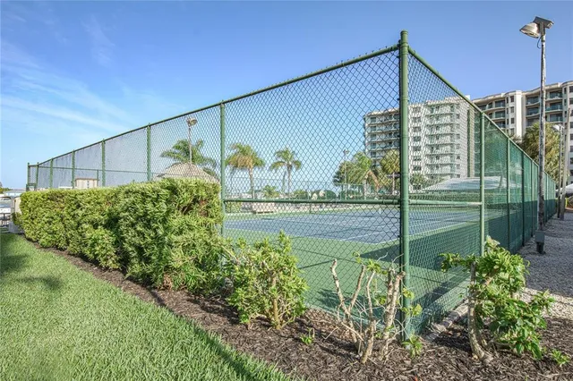 $2,600 | 660 Island Way, Unit 206, Clearwater, FL 33767