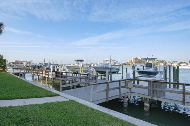 $2,600 | 660 Island Way, Unit 206, Clearwater, FL 33767