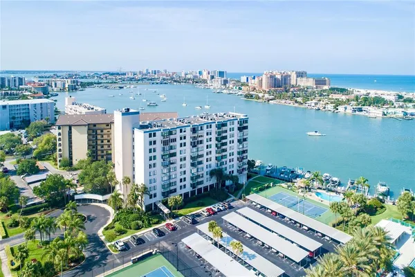 $2,600 | 660 Island Way, Unit 206, Clearwater, FL 33767