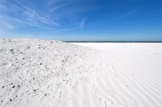 $2,600 | 660 Island Way, Unit 206, Clearwater, FL 33767