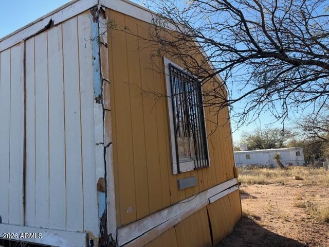 470 North Warren Road Benson, AZ 85602 - Photo 5 of 20 a view of a house with a snow in the background