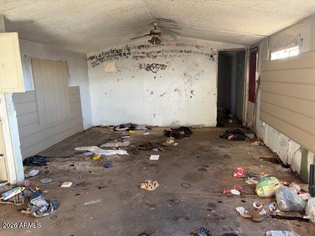 470 North Warren Road Benson, AZ 85602 - Photo 10 of 20 a view of a entryway in the house