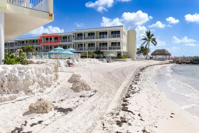 $730,000 | 501 East Ocean Drive, Unit 26, Key Colony Beach, FL 33051