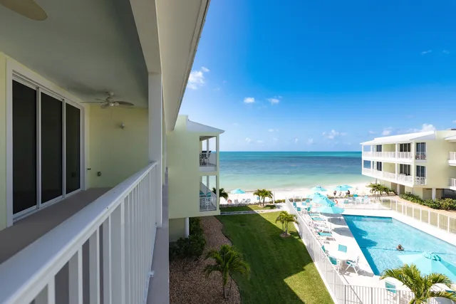 $730,000 | 501 East Ocean Drive, Unit 26, Key Colony Beach, FL 33051