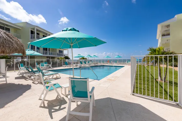 $730,000 | 501 East Ocean Drive, Unit 26, Key Colony Beach, FL 33051