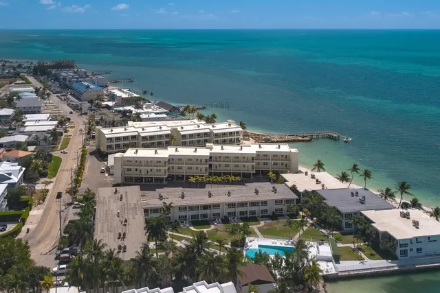 $730,000 | 501 East Ocean Drive, Unit 26, Key Colony Beach, FL 33051