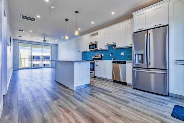 $730,000 | 501 East Ocean Drive, Unit 26, Key Colony Beach, FL 33051