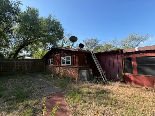 $89,999 | 1313 Carolina Street, Graham, TX 76450